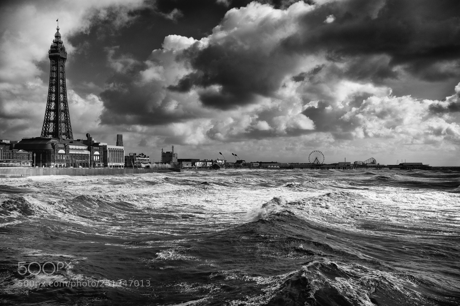Fujifilm X-T20 sample photo. Stormy blackpool photography