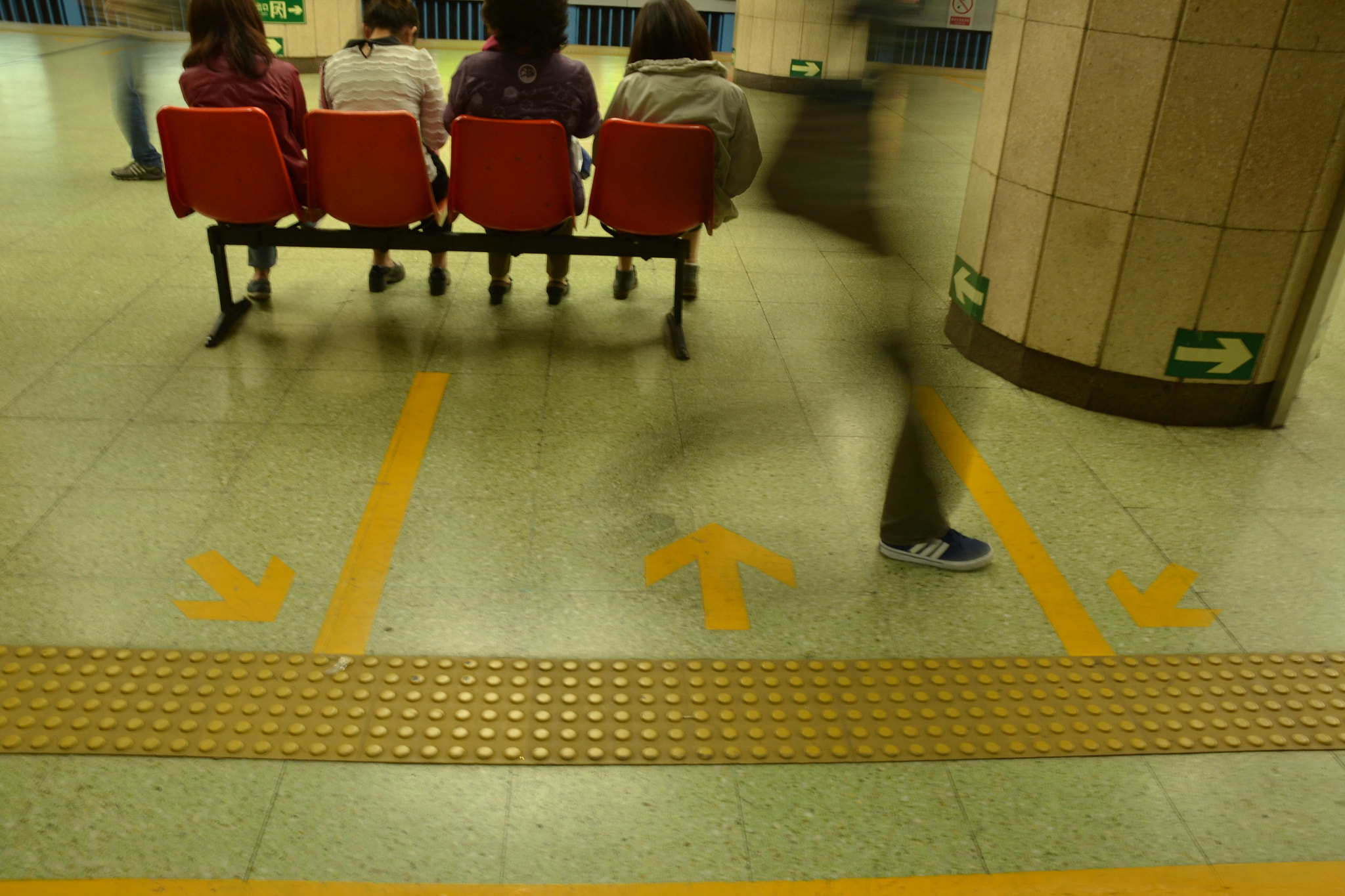 Nikon D3100 sample photo. In passing photography