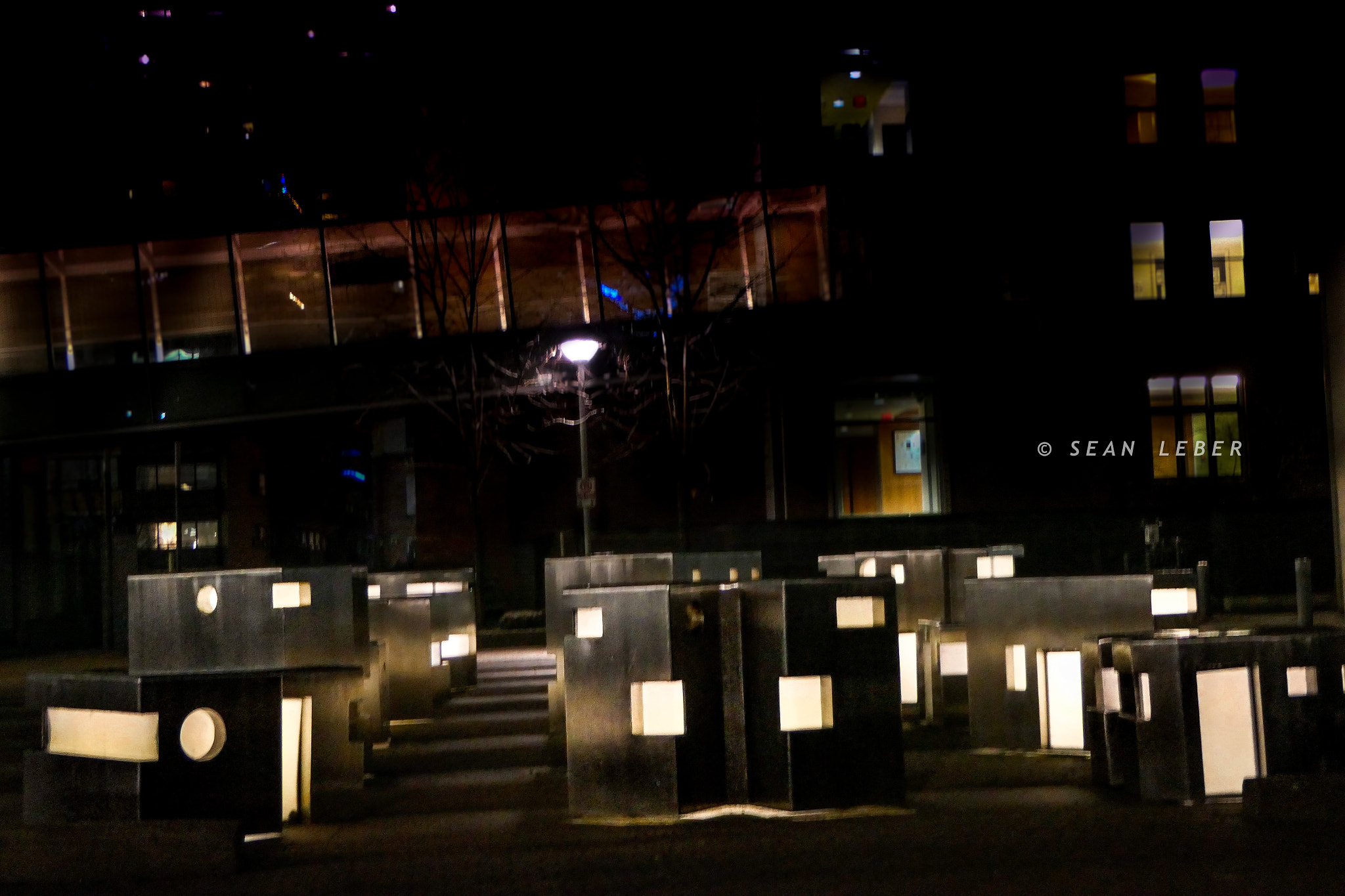 Panasonic Lumix DMC-FZ2500 (Lumix DMC-FZ2000) sample photo. Courtyard radio city photography