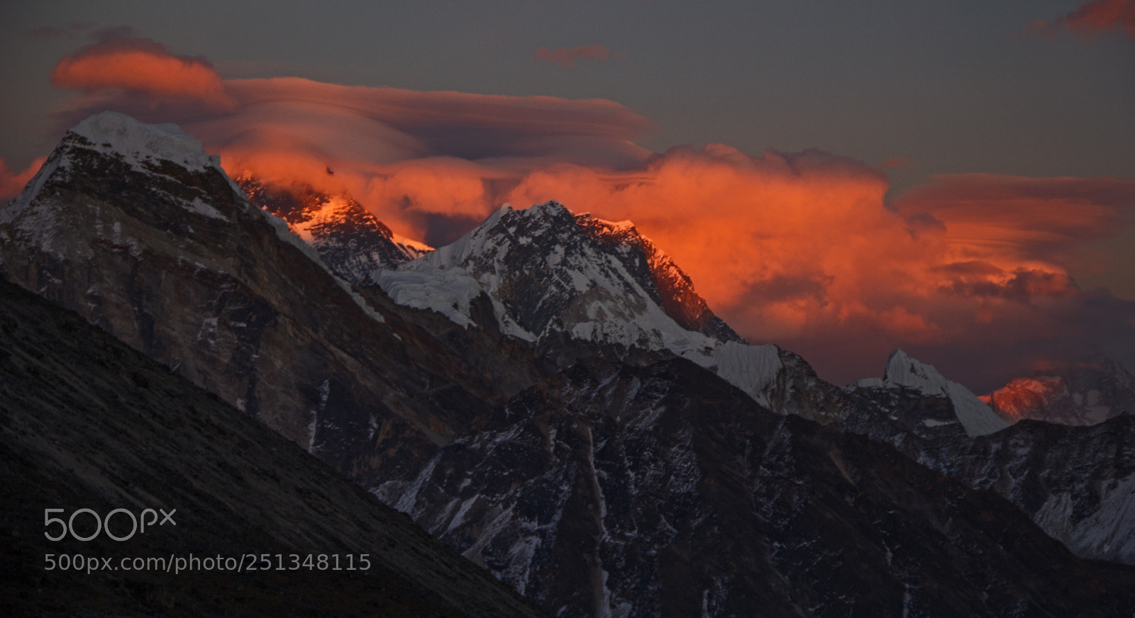 Canon EOS 550D (EOS Rebel T2i / EOS Kiss X4) sample photo. Hidden mountains photography