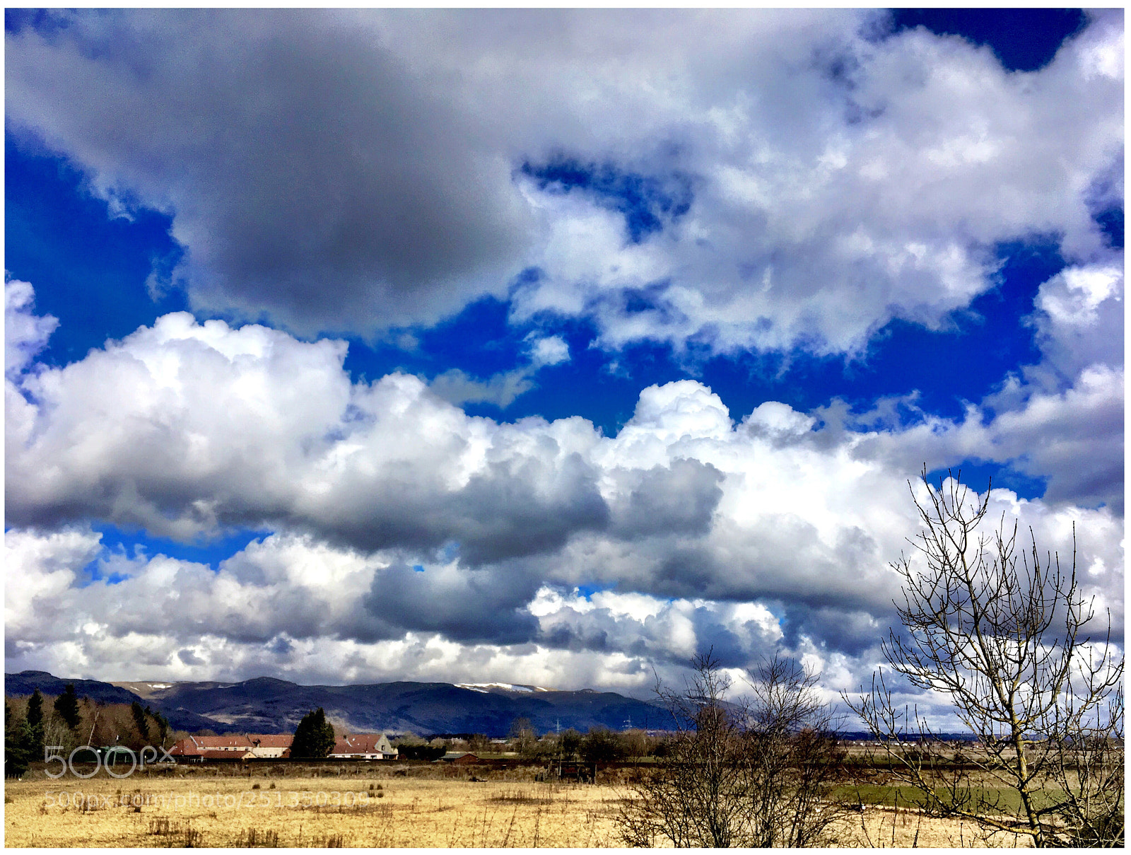 Apple iPhone SE sample photo. Sunny clouds over the photography