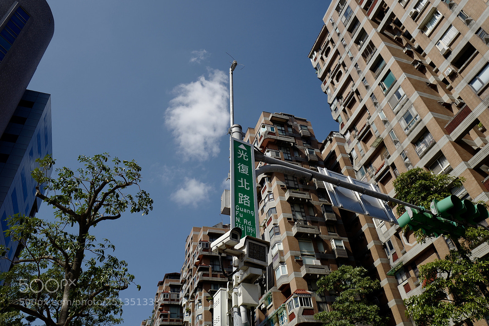 Leica Q (Typ 116) sample photo. 光復北街 photography