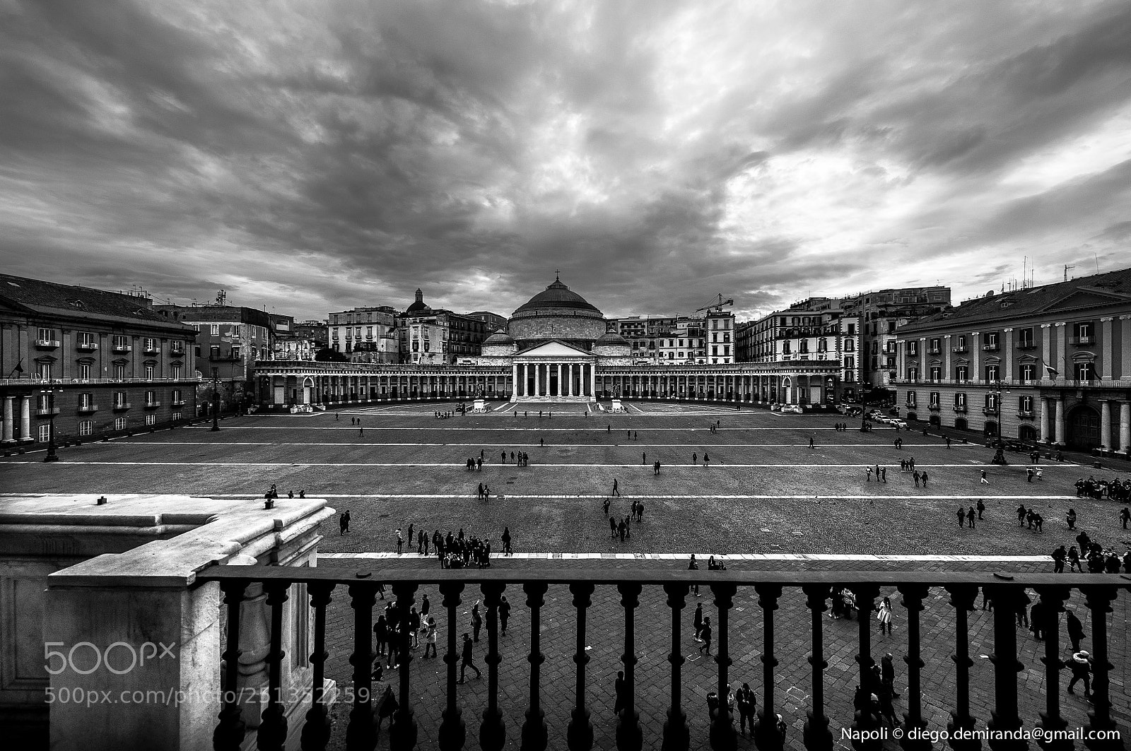 Nikon D700 sample photo. Piazza del plebiscito photography