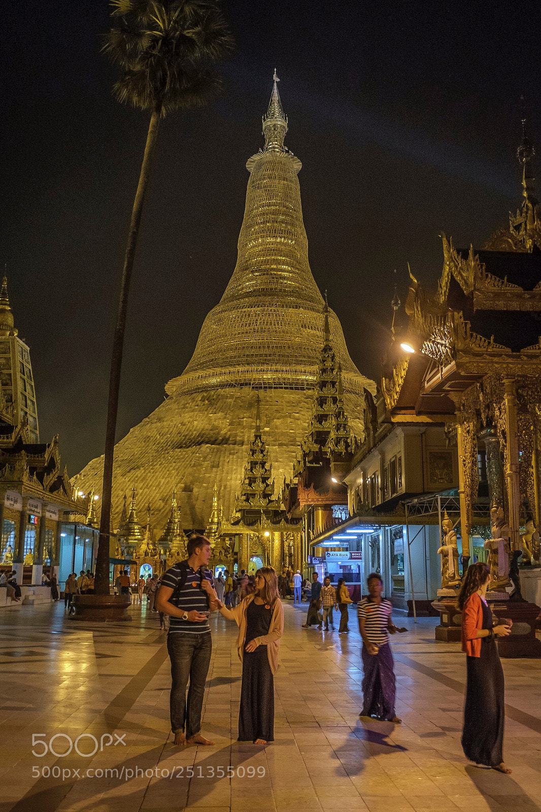 Fujifilm X-E1 sample photo. Shwedagon pagoda photography