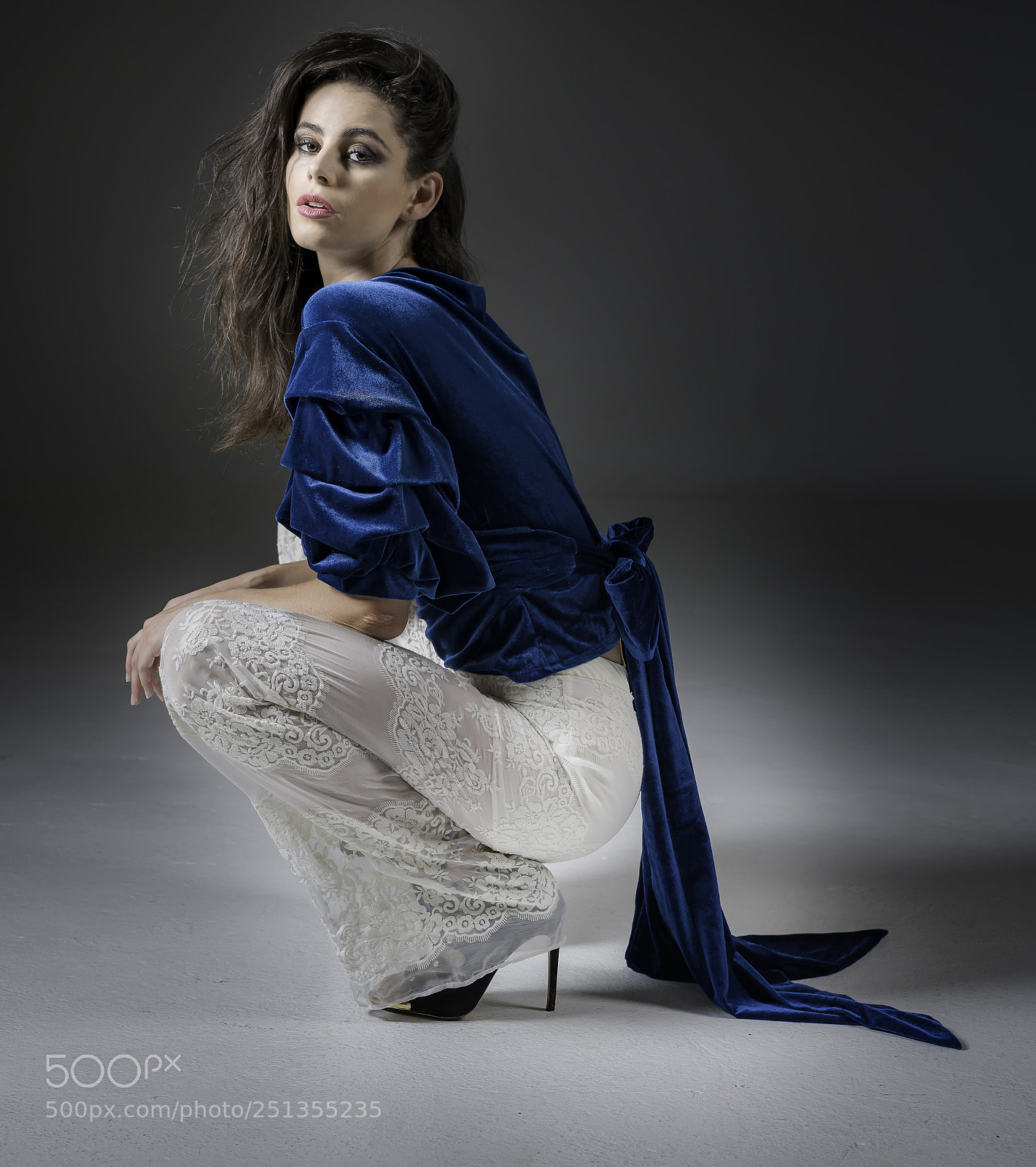 Nikon D850 sample photo. Paris sitting pose photography