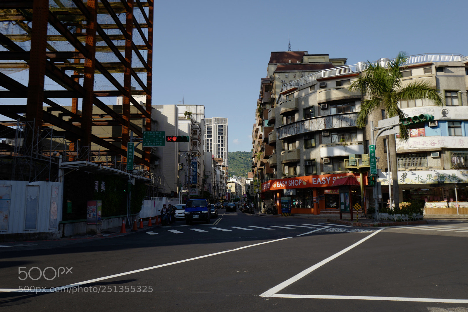 Leica Q (Typ 116) sample photo. 鋼架的影子，如您所見 photography