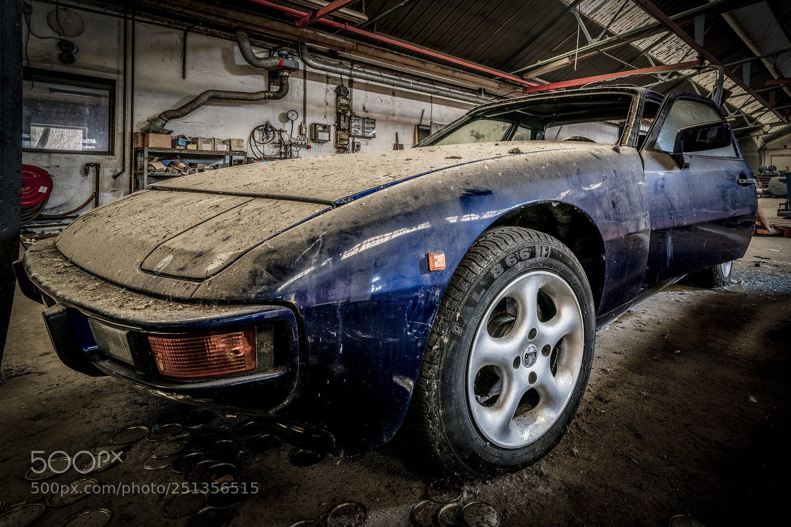 Sony a7R II sample photo. Abandoned porche 944 photography