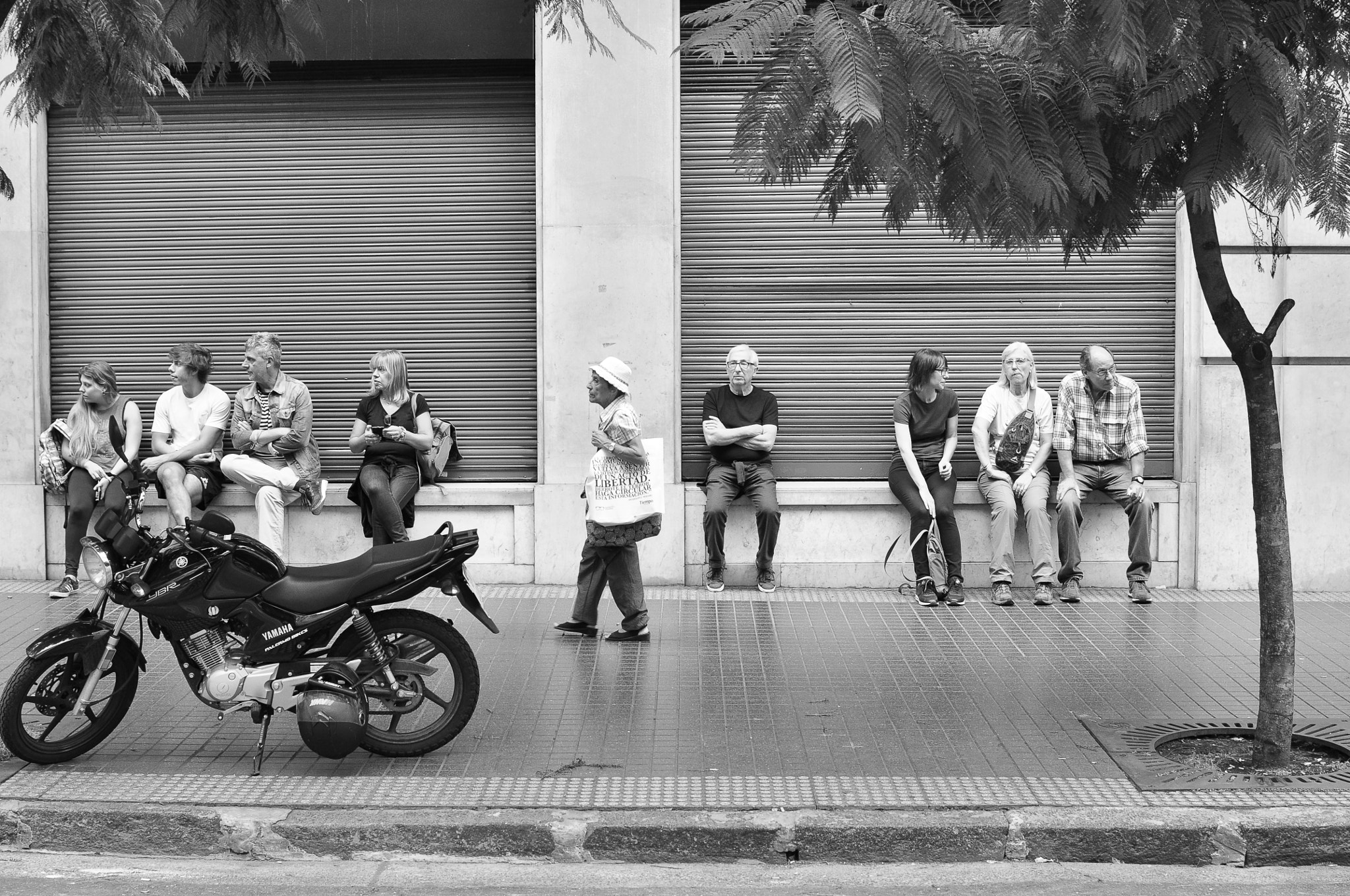 Nikon D90 + Nikon AF-S DX Nikkor 35mm F1.8G sample photo. 24 de marzo - día de la memoria photography
