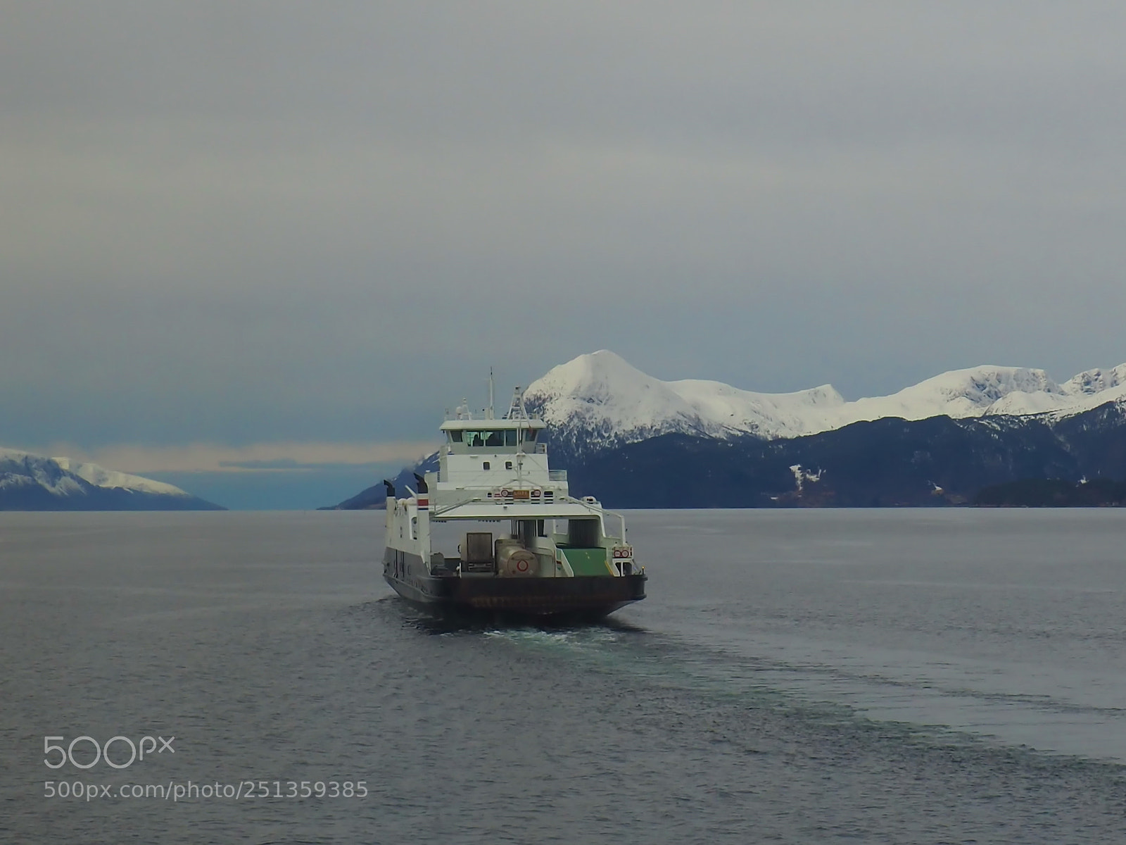 Olympus OM-D E-M10 II sample photo. Ferry photography
