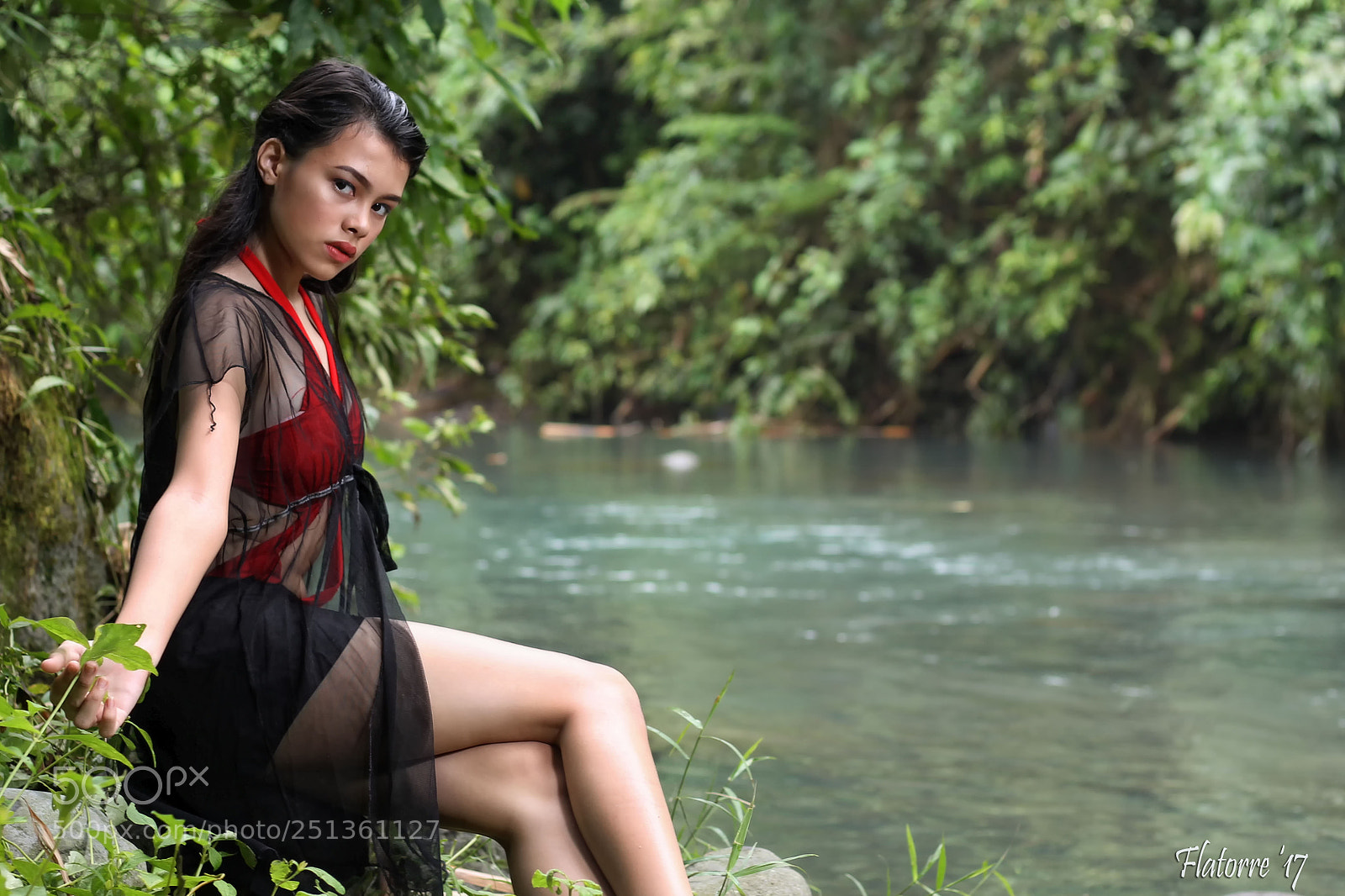 Canon EOS 1100D (EOS Rebel T3 / EOS Kiss X50) sample photo. Beauty over flowing photography