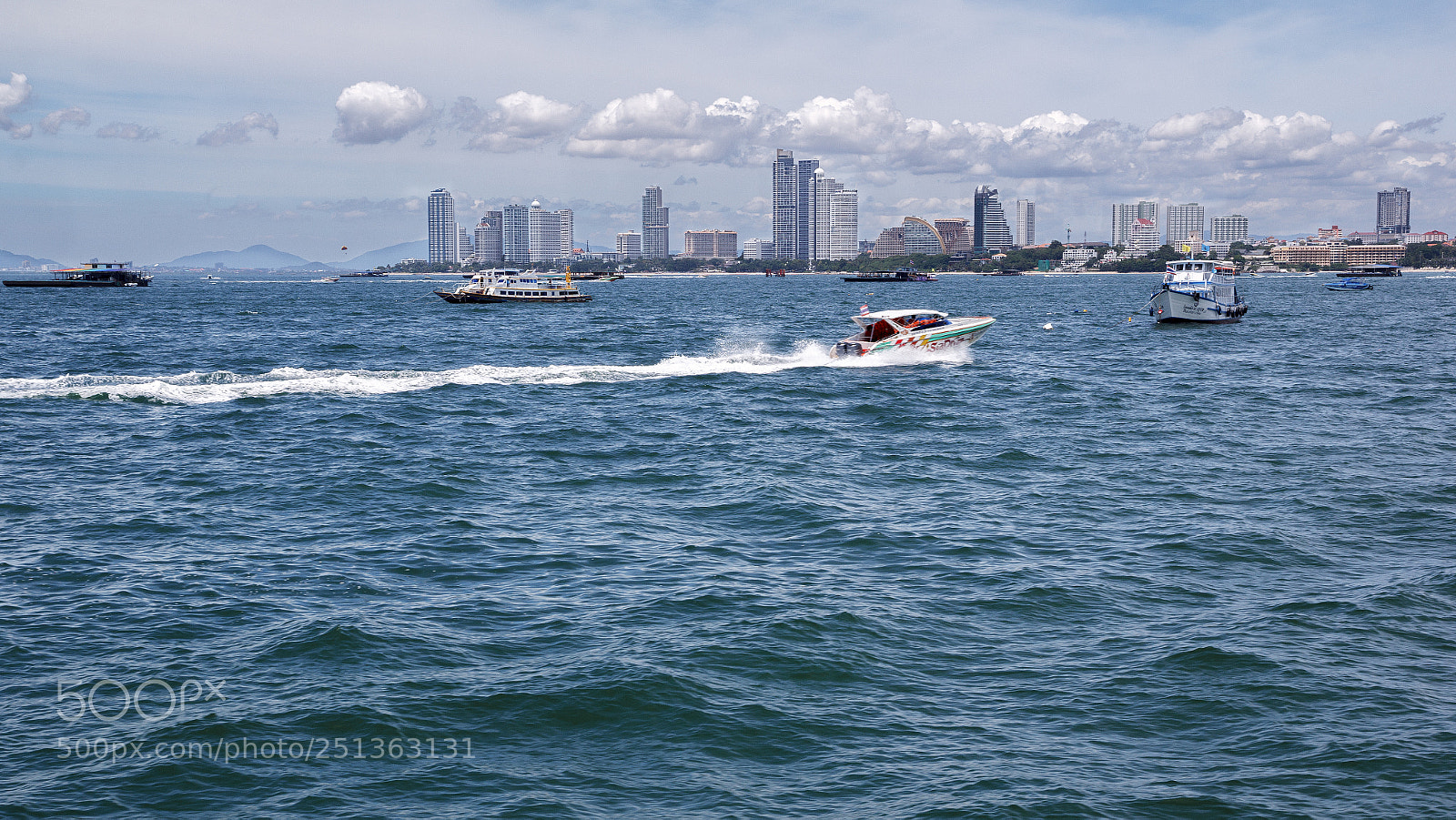 Canon EOS 60D sample photo. Pattaya bay, 08.2017 photography