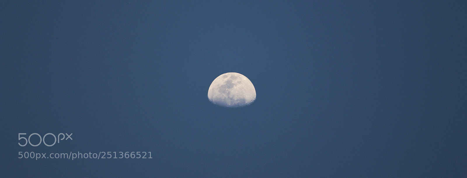 Canon EOS 700D (EOS Rebel T5i / EOS Kiss X7i) sample photo. The day moon photography