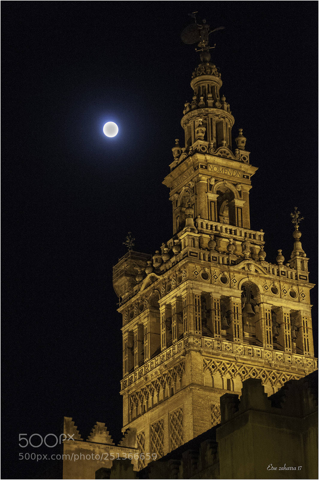 Nikon D300 sample photo. La giralda photography
