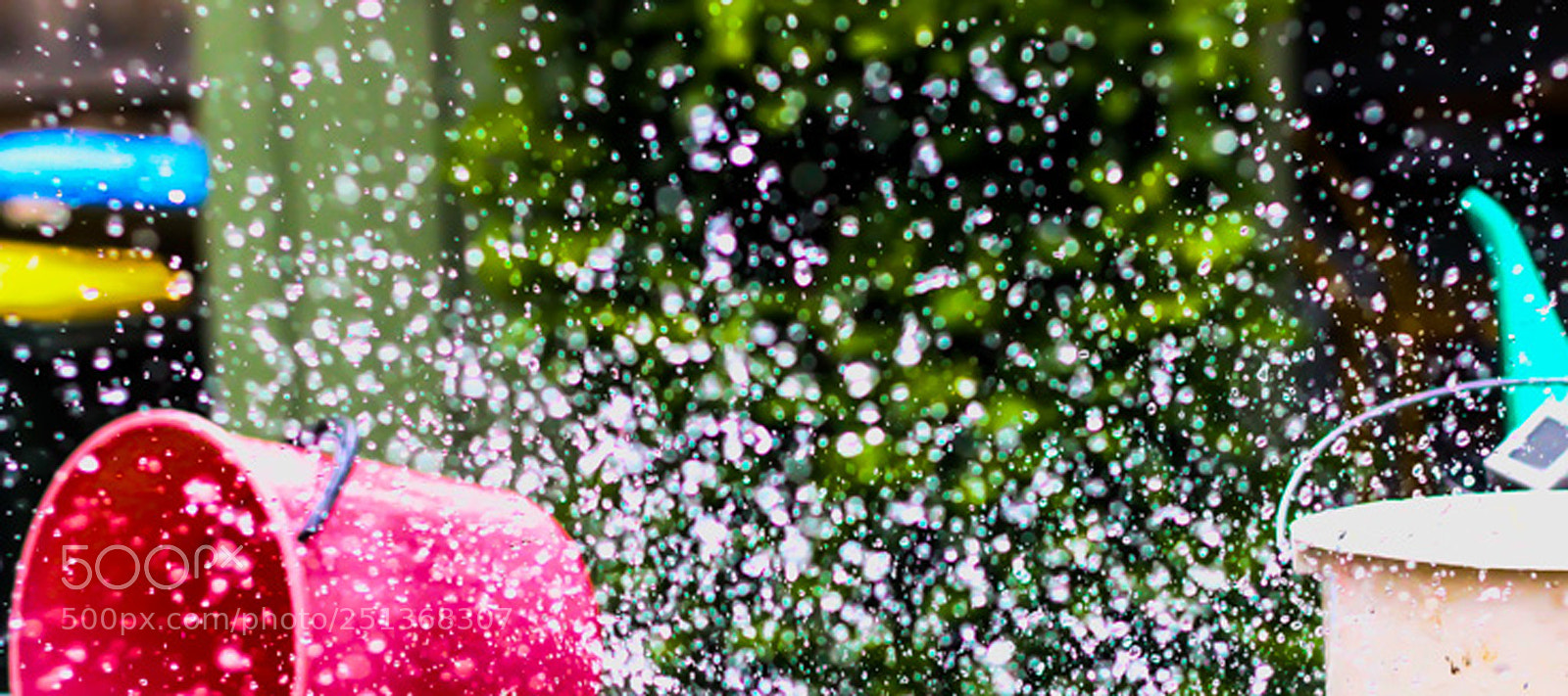 Canon EOS 600D (Rebel EOS T3i / EOS Kiss X5) sample photo. Water spray and water photography