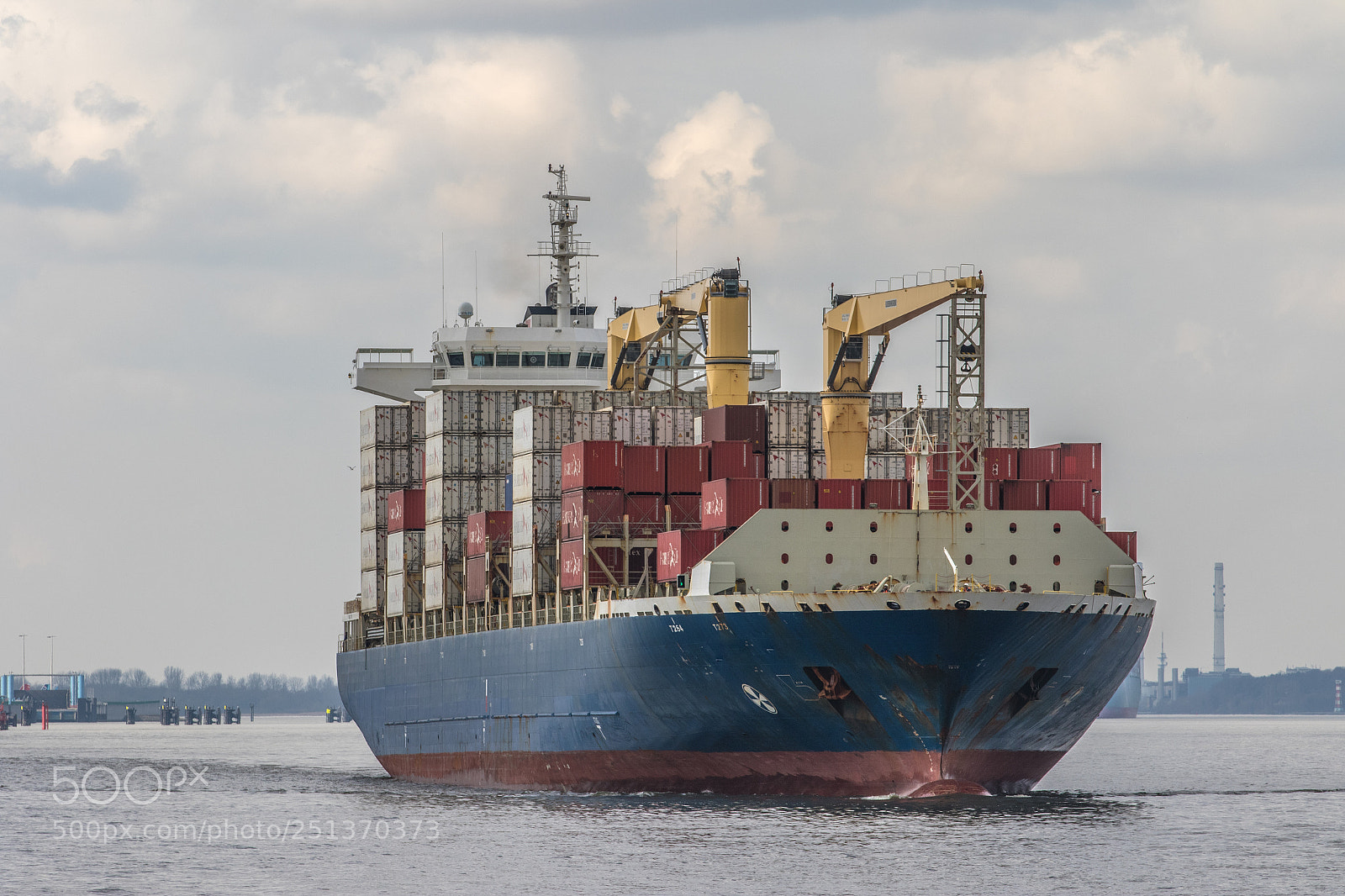 Canon EOS 7D Mark II sample photo. Containerschiff photography