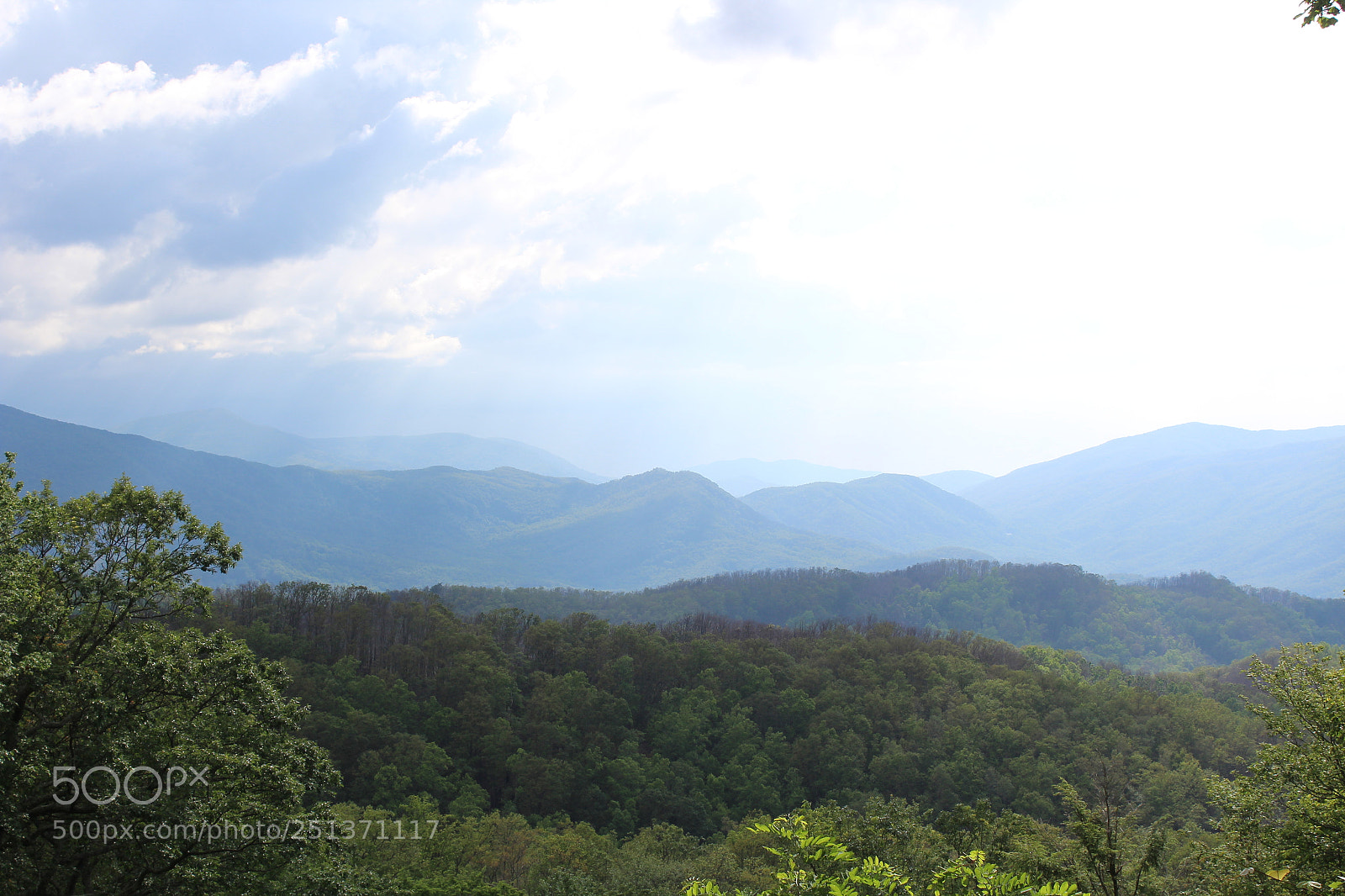 Canon EOS 1200D (EOS Rebel T5 / EOS Kiss X70 / EOS Hi) sample photo. Smokey mountains photography