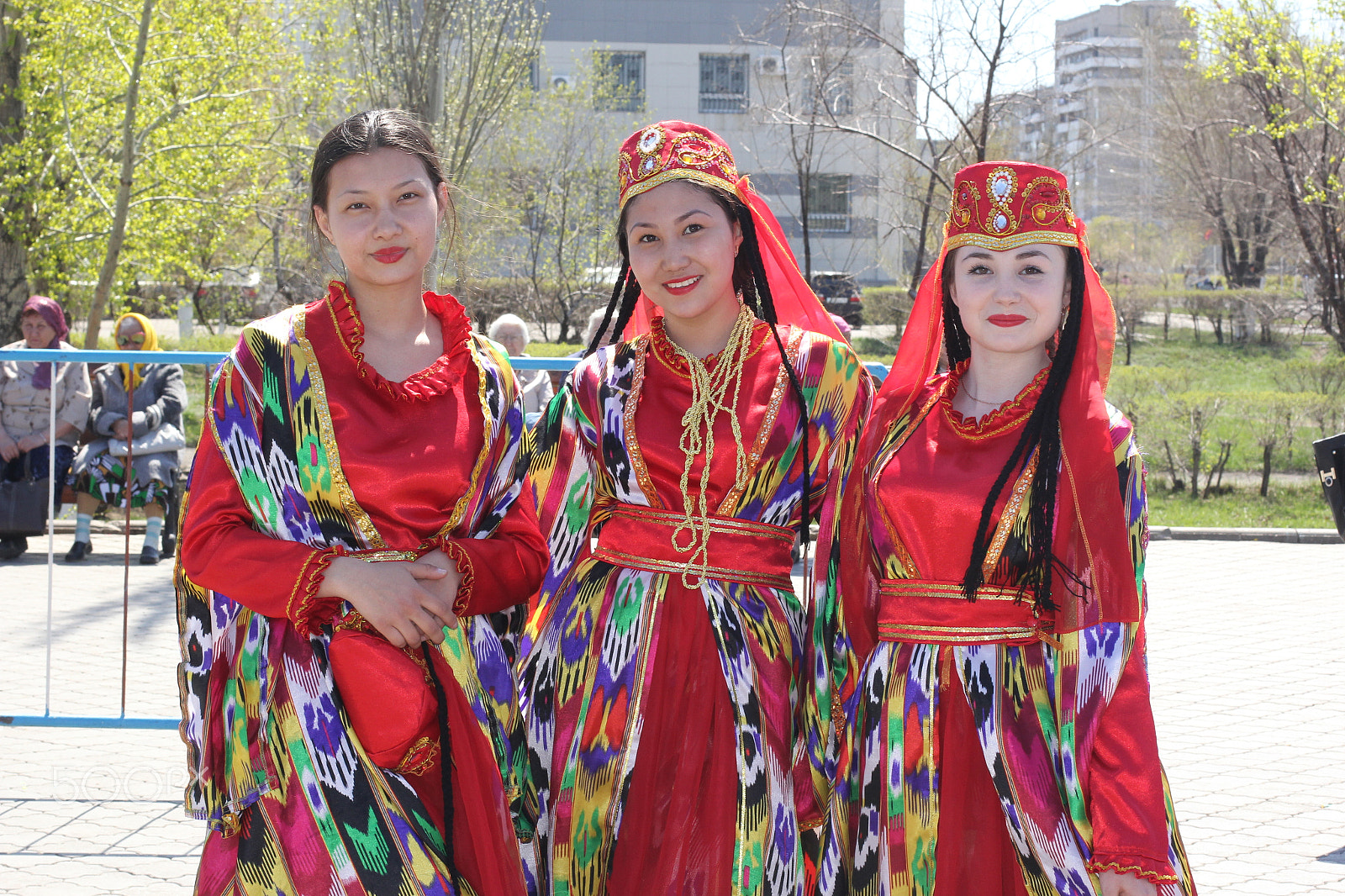 Canon EOS 60D sample photo. Girls in uzbek national clothes at the may day celebration day of unity of peoples of kazakhstan photography