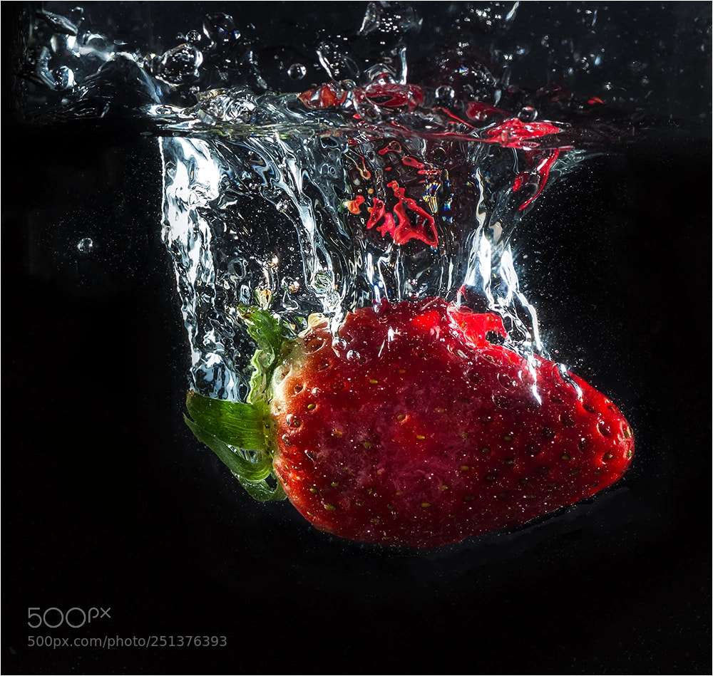 Canon EOS 60D sample photo. Strawberry under water photography