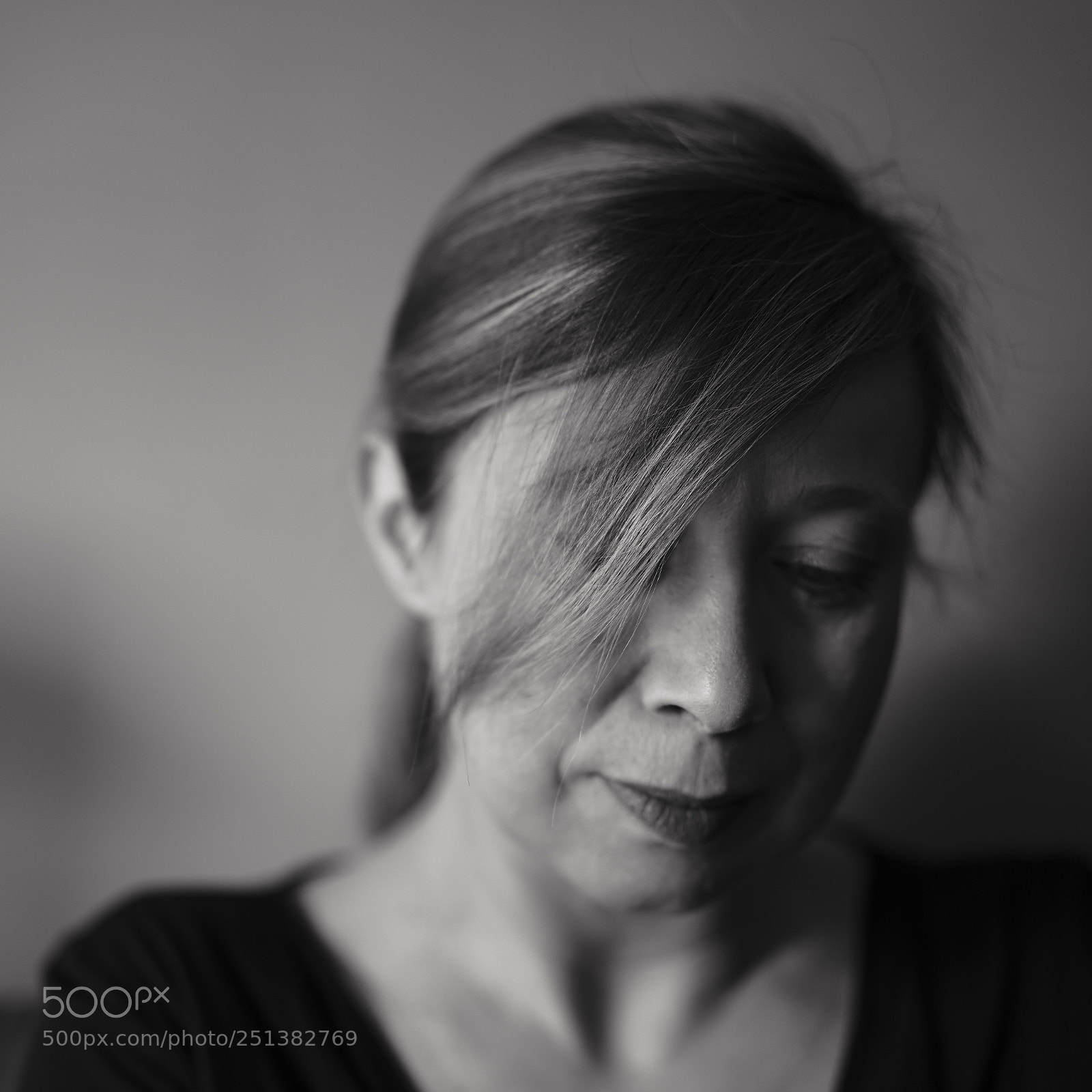 Sony a7R III sample photo. Shy.
timide. photography