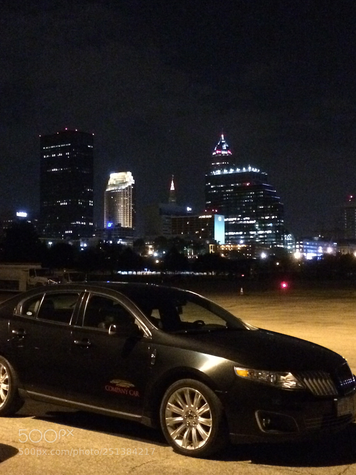 Apple iPhone 5s sample photo. Limo waiting photography