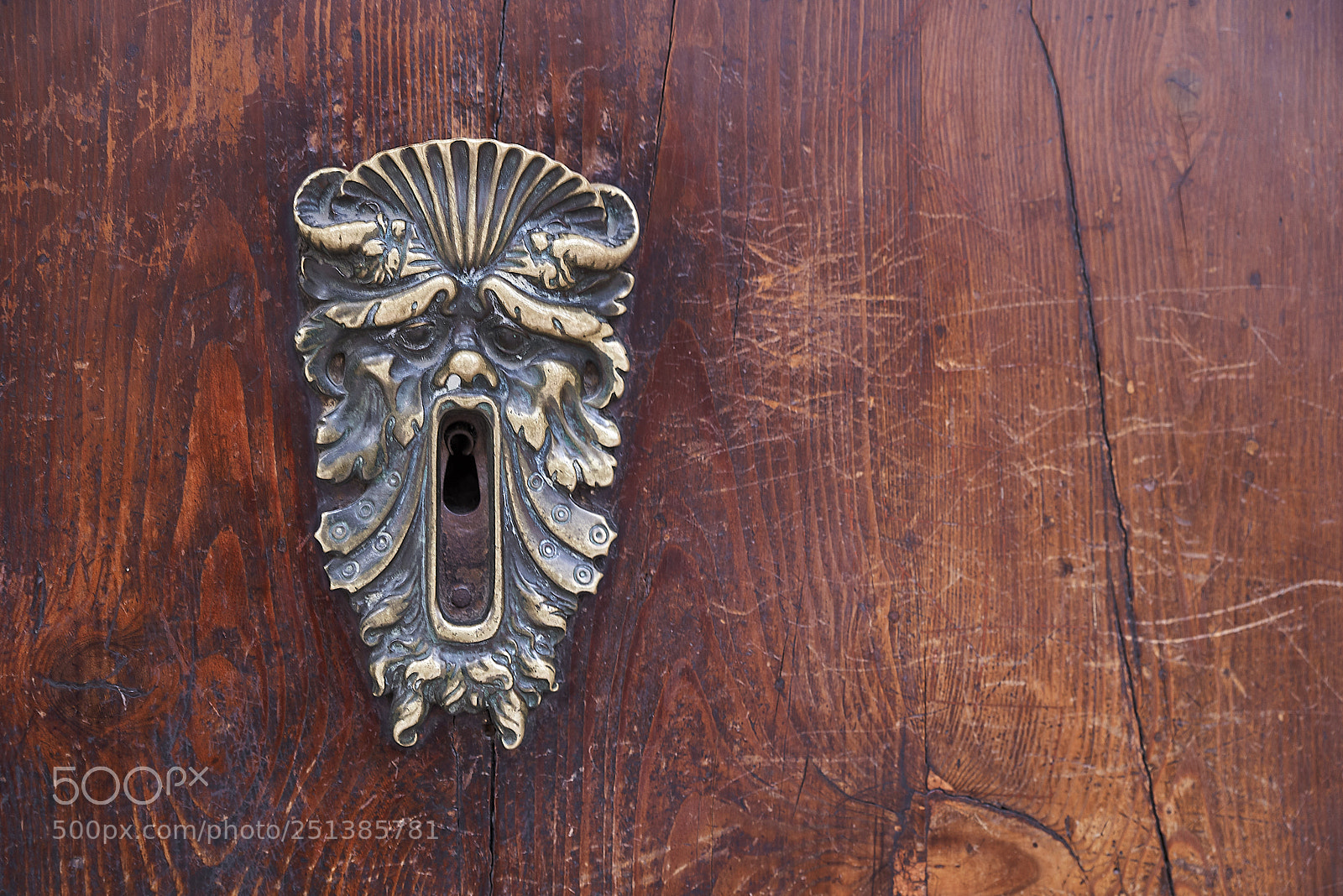 Pentax K-1 sample photo. Screaming door photography