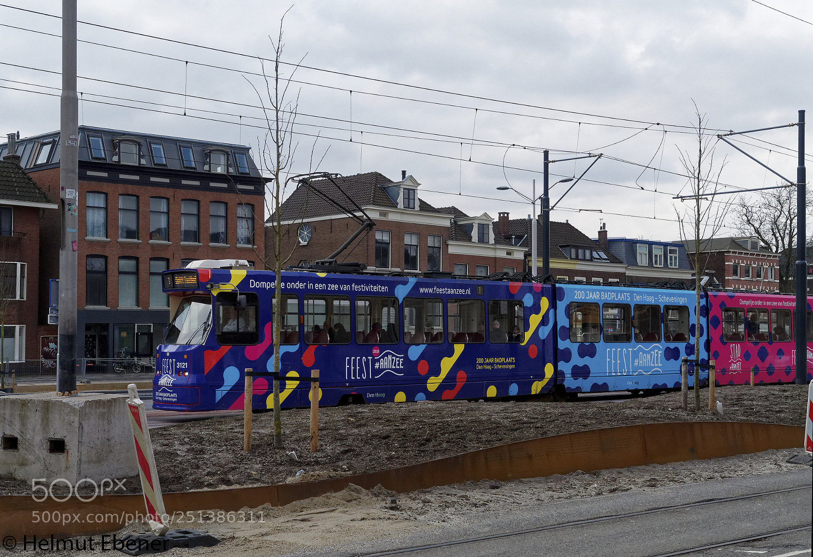 Olympus OM-D E-M5 sample photo. Delft nl, die tram photography