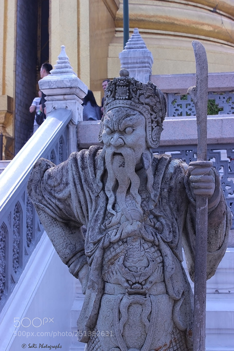 Canon EOS 600D (Rebel EOS T3i / EOS Kiss X5) sample photo. Statue photography