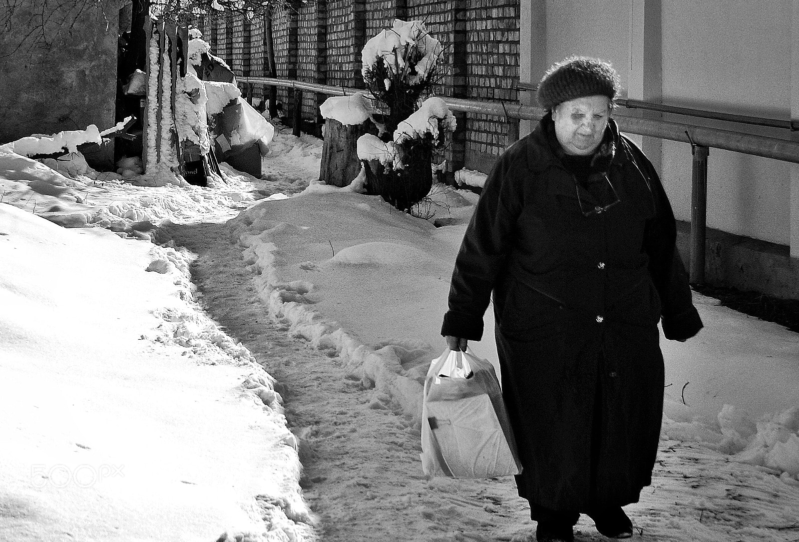 Sony Alpha DSLR-A200 sample photo. Street life in central photography