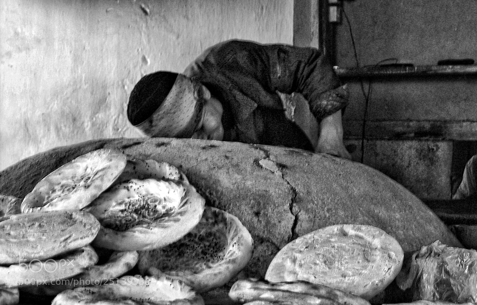 Sony Alpha DSLR-A200 sample photo. Street life in central photography