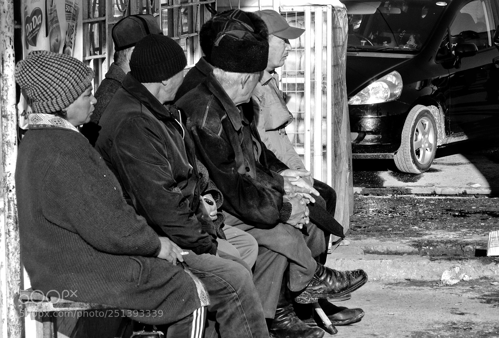 Sony Alpha DSLR-A200 sample photo. Street life in central photography