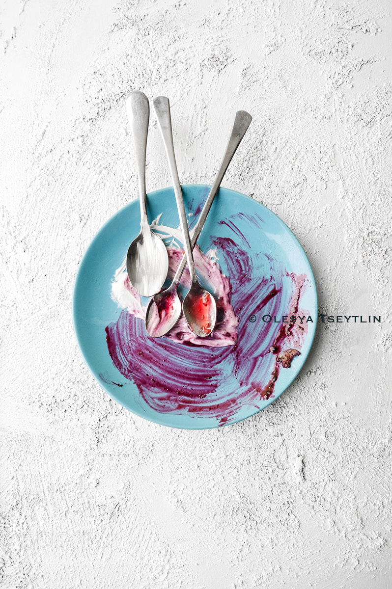 Nikon D3 sample photo. Plate stained after eating photography
