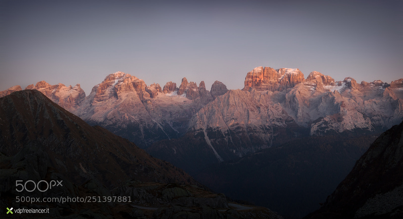 Canon EOS 5DS sample photo. Last evening lights photography