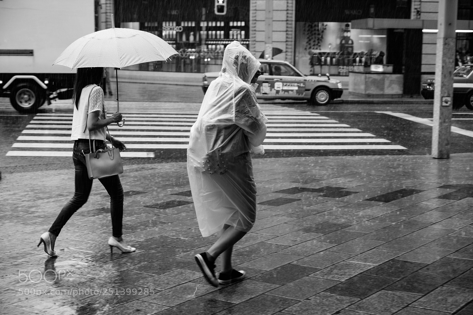 Fujifilm X-Pro2 sample photo. Heavy rain in ginza photography