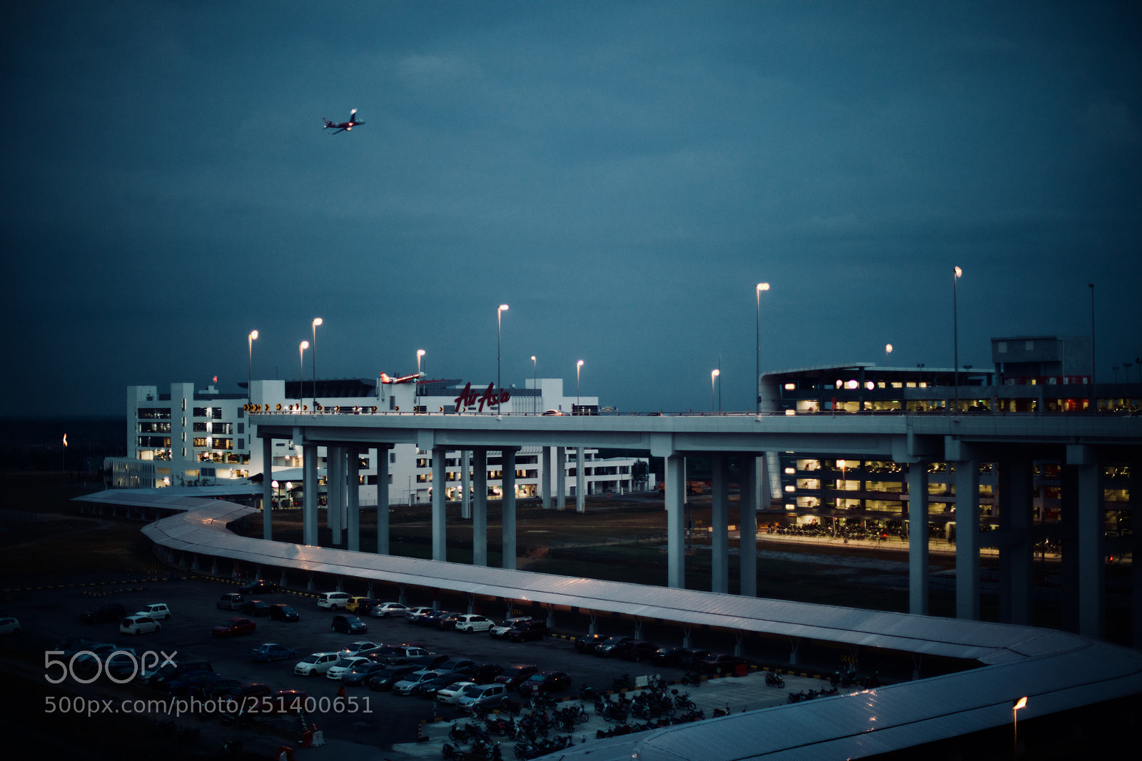 Canon EOS 5D Mark IV sample photo. Airport photography