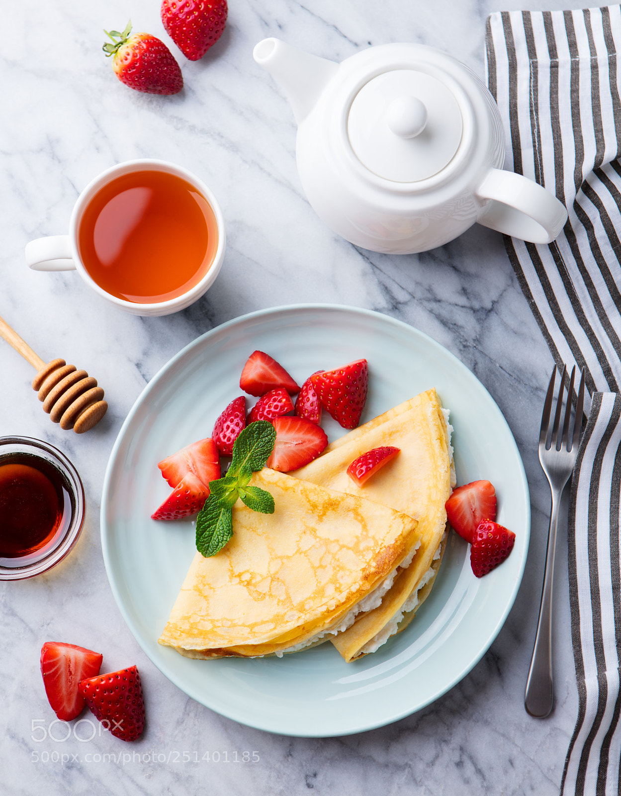 Canon EOS 5DS sample photo. Crepes, thin pancakes with photography