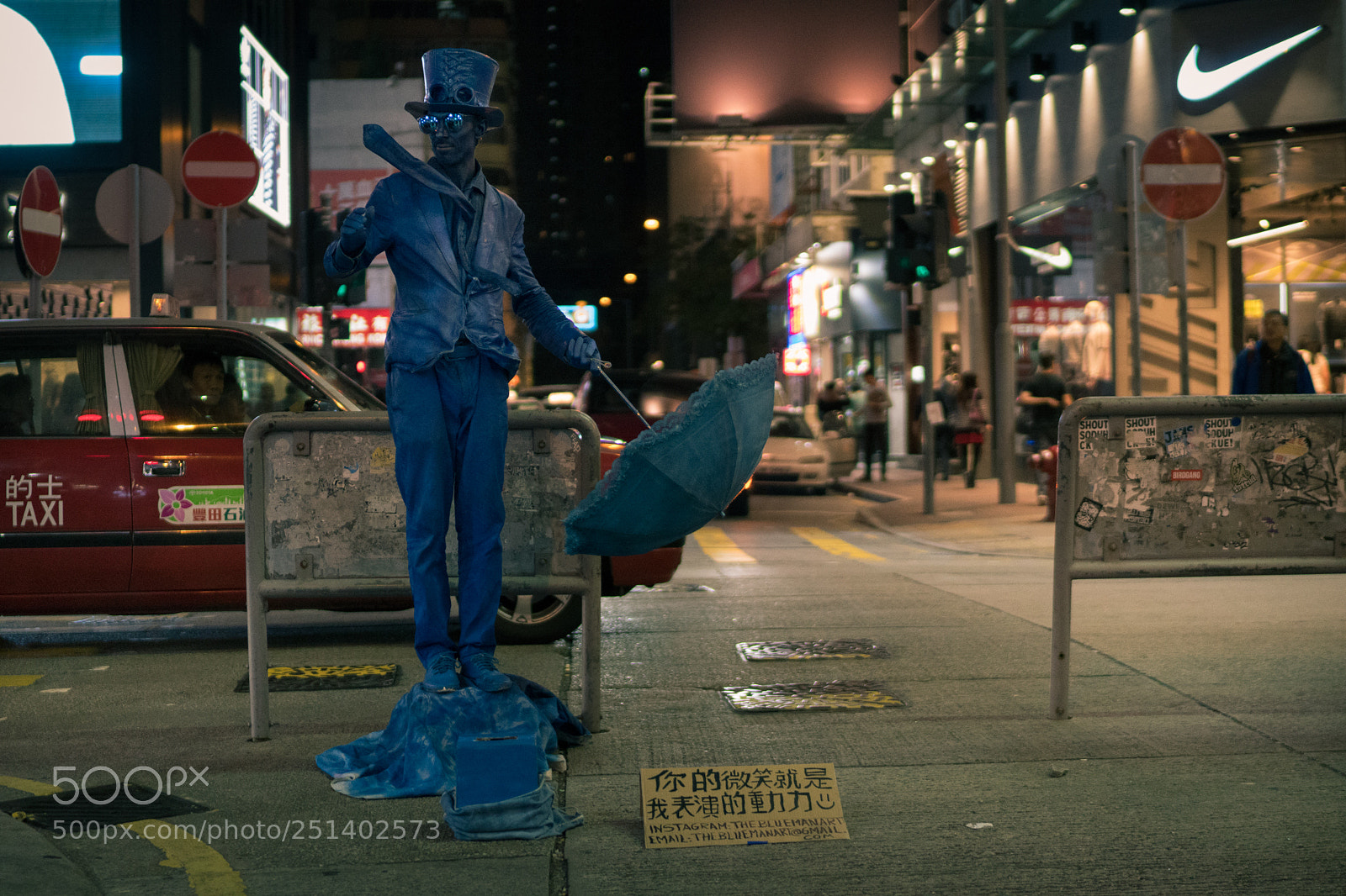 Sony a6300 sample photo. Blue statue photography