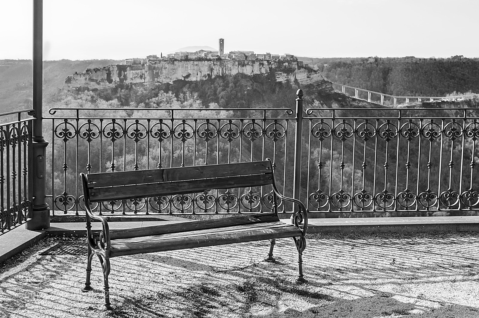 Canon EOS 1000D (EOS Digital Rebel XS / EOS Kiss F) sample photo. Civita di bagnoregio photography