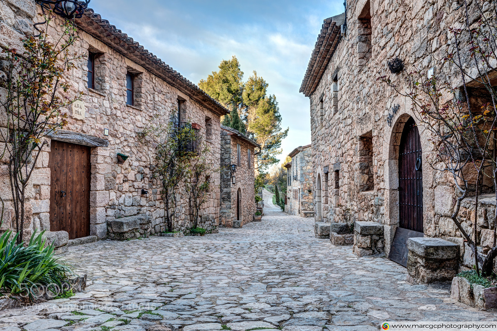 Canon EOS 5D Mark IV sample photo. Carrer major (siurana, catalonia) photography