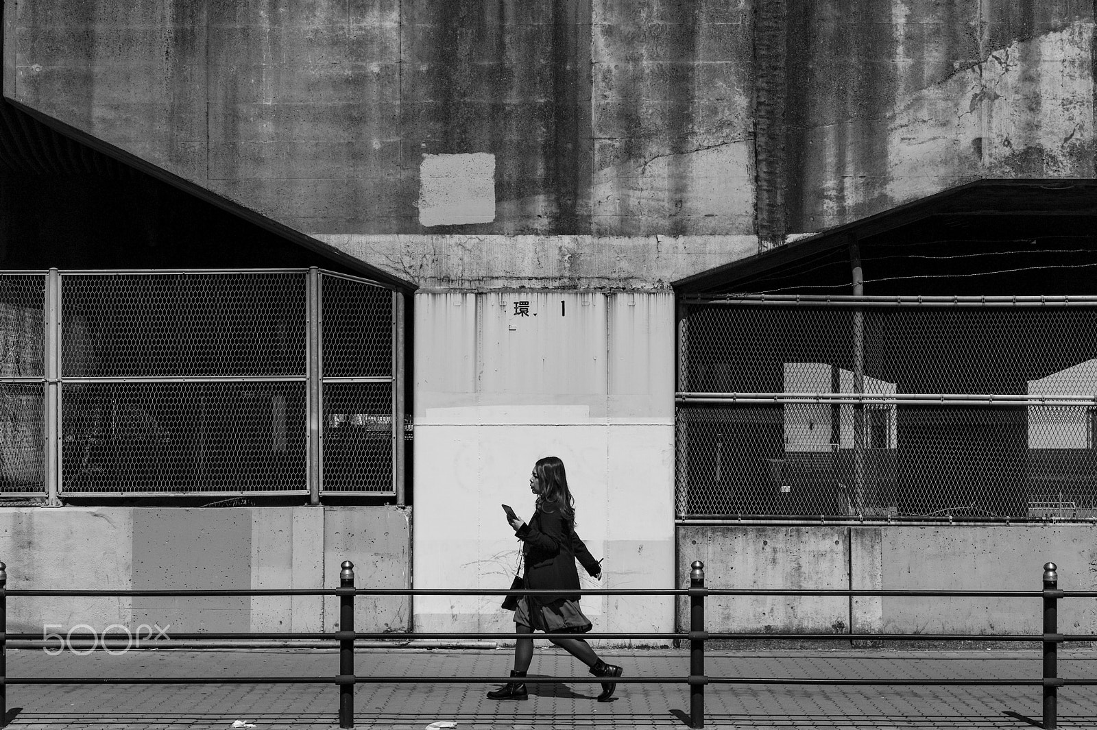 Leica M-Monochrom sample photo. Urban street snap photography