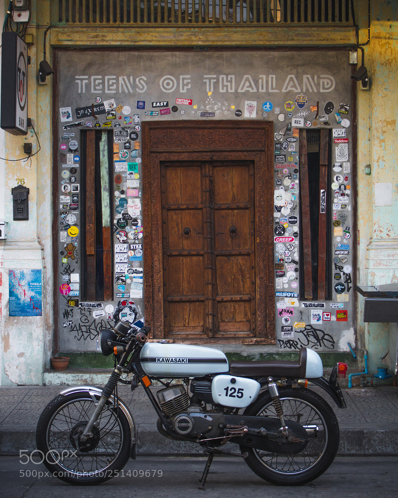 Canon EOS 60D sample photo. Old motorcycle on the photography