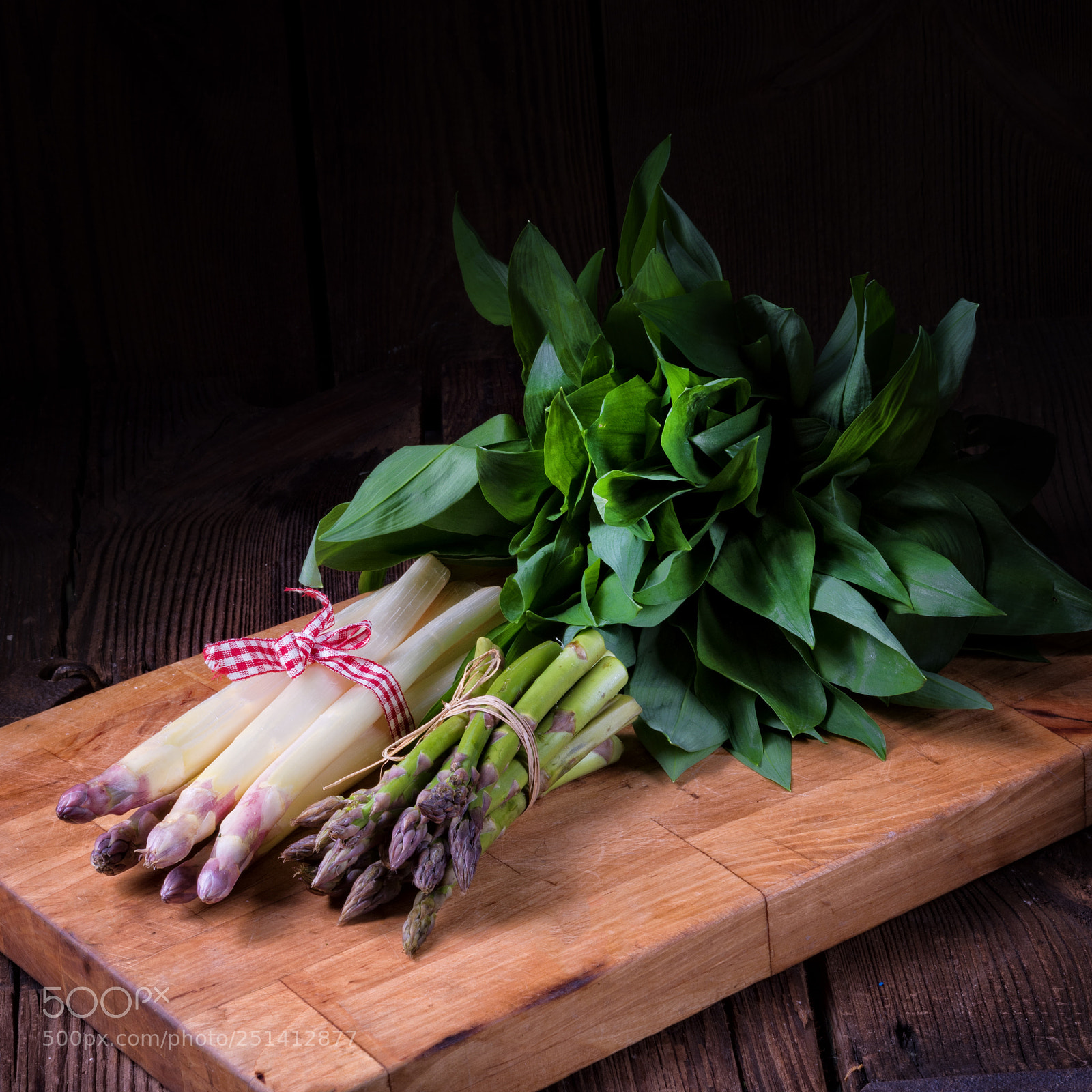 Nikon D810 sample photo. Bear's garlic with white photography