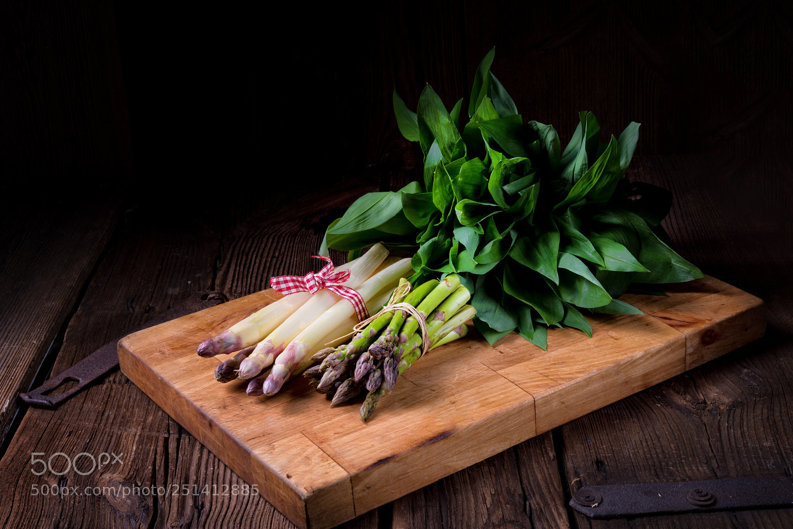Nikon D810 sample photo. Bear's garlic with white photography
