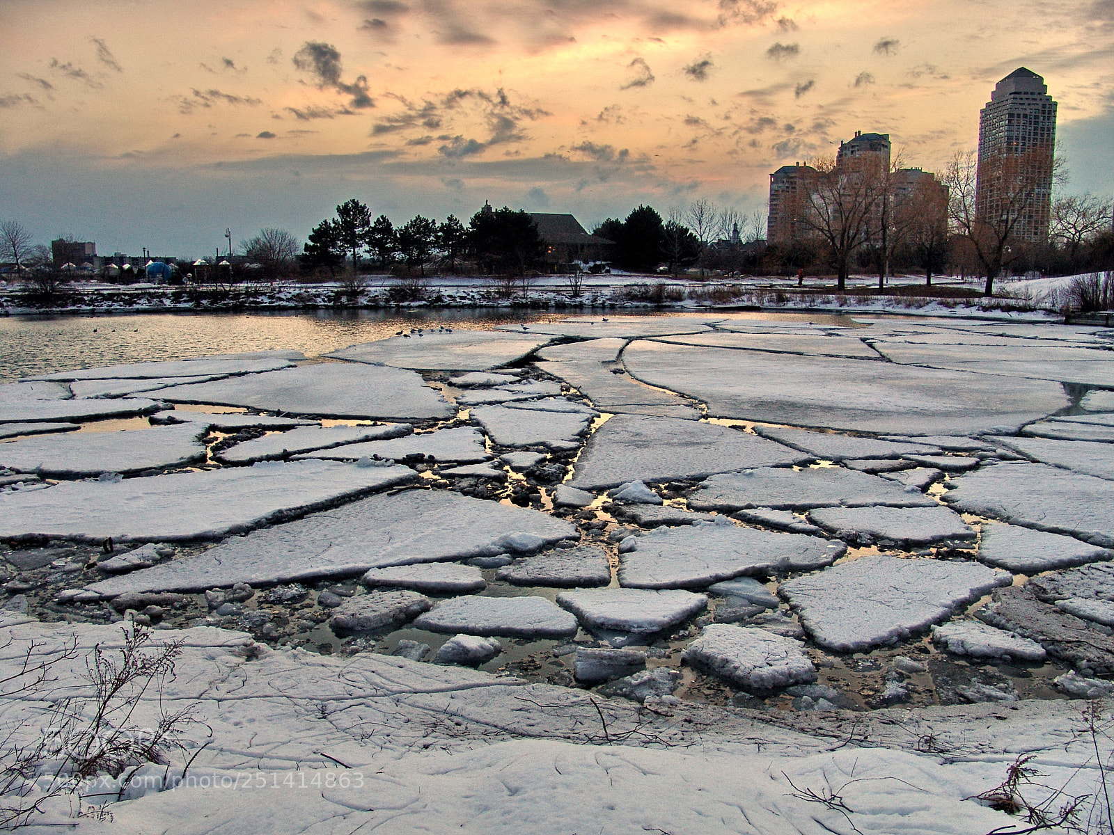 Sony DSC-F828 sample photo. Ice drift photography