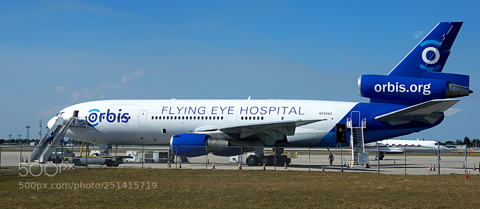 Sony Cyber-shot DSC-RX10 III sample photo. Flying hospital photography