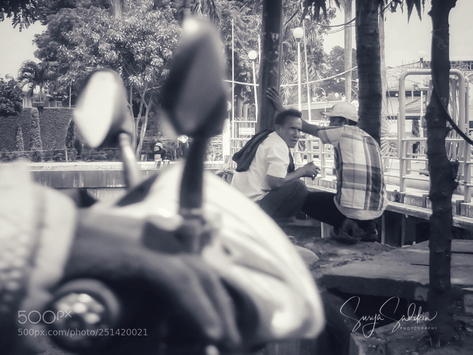 Fujifilm X70 sample photo. Spion photography