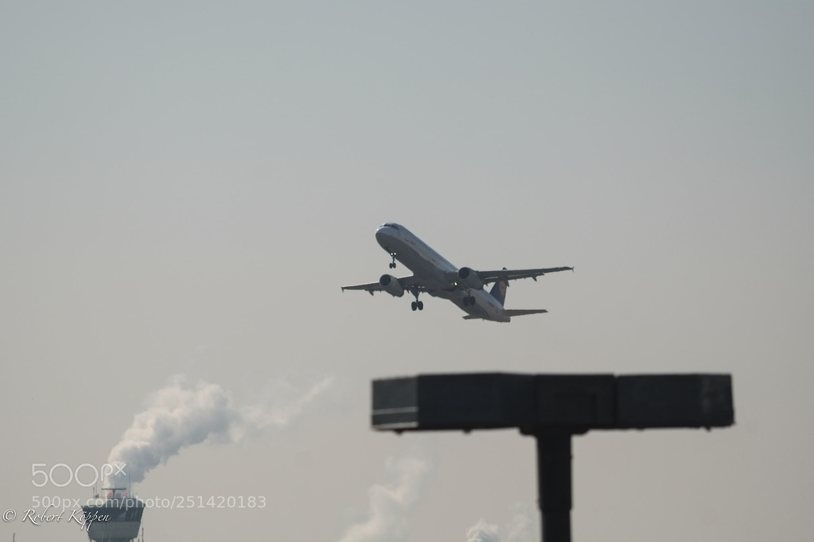 Fujifilm X-Pro1 sample photo. Airport photography