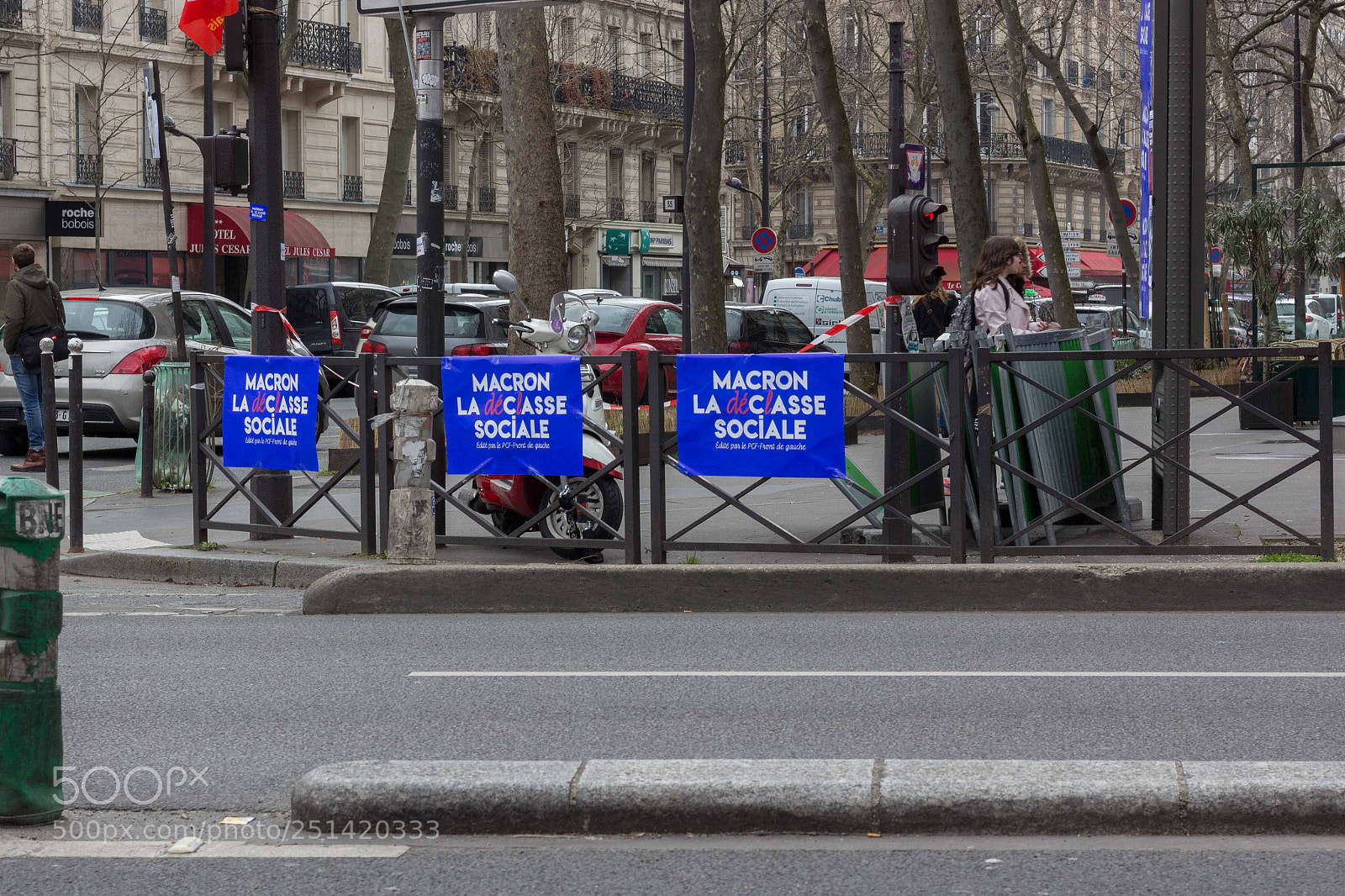 Canon EOS 700D (EOS Rebel T5i / EOS Kiss X7i) sample photo. Posters of the protest photography