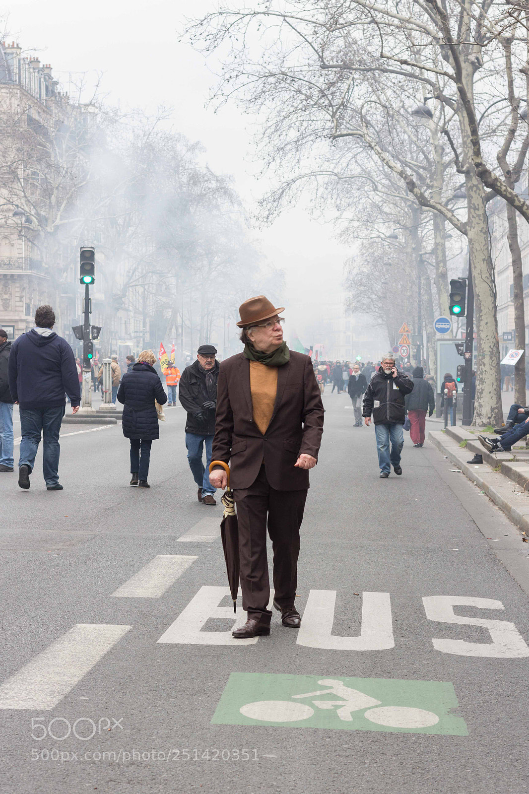 Canon EOS 700D (EOS Rebel T5i / EOS Kiss X7i) sample photo. Man walking away from photography