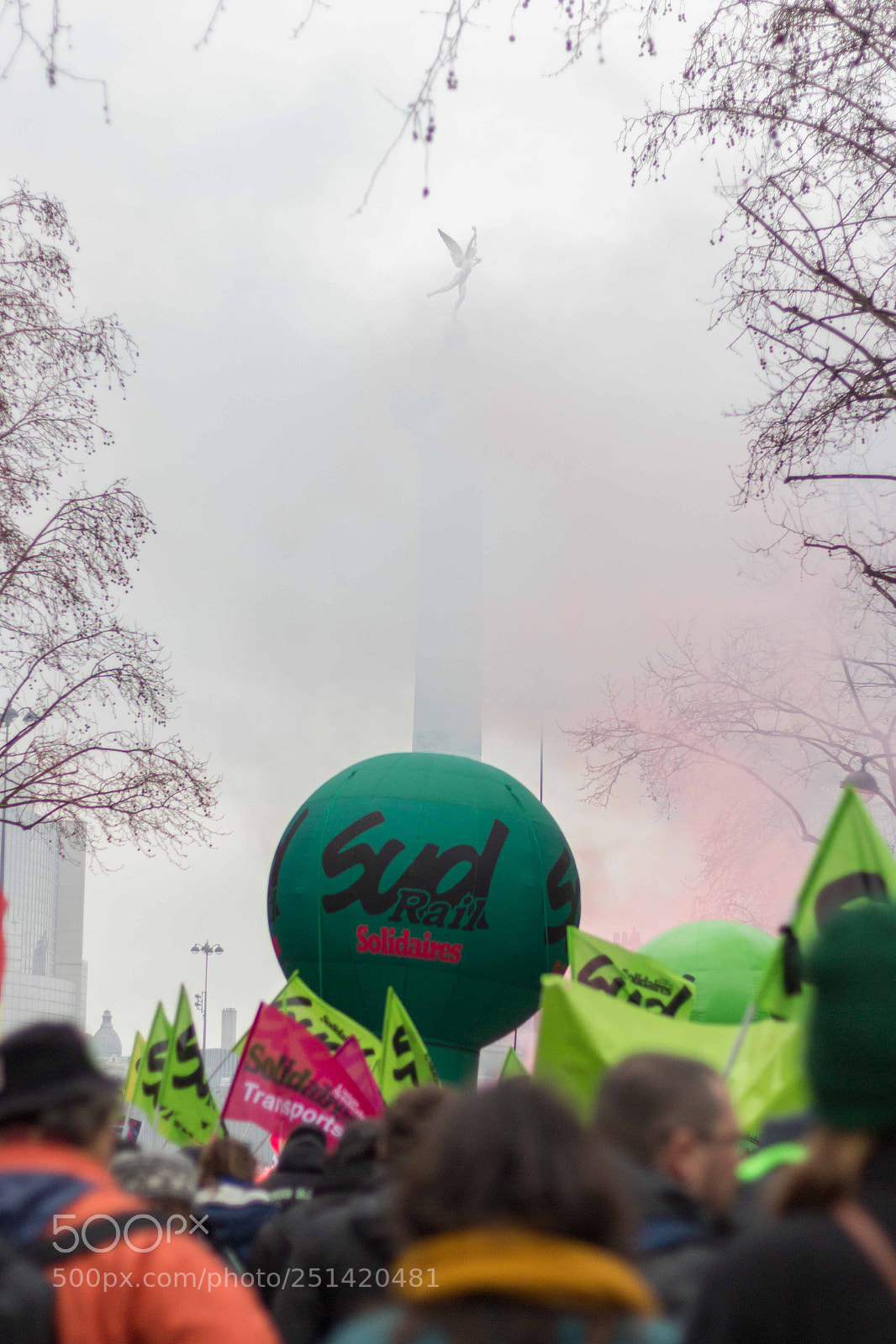 Canon EOS 700D (EOS Rebel T5i / EOS Kiss X7i) sample photo. Place de la bastille photography