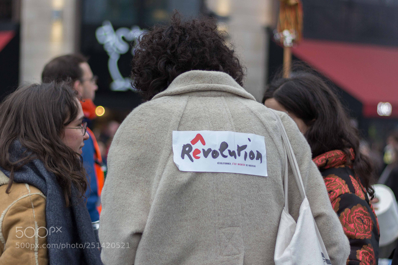 Canon EOS 700D (EOS Rebel T5i / EOS Kiss X7i) sample photo. Woman with sign in photography